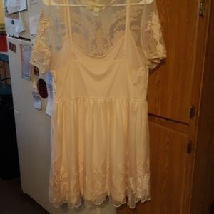Forever 21 Dresses - Light pink Forever 21 lace dress Forever 21 Dresses - Light pink Forever 21 lace dress